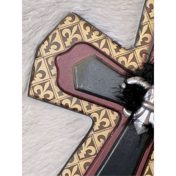 18” Wooden Fleur-De-Lis Multi-Tiered Rustic Black Faux Fur Wall Cross - Picture 3 of 8